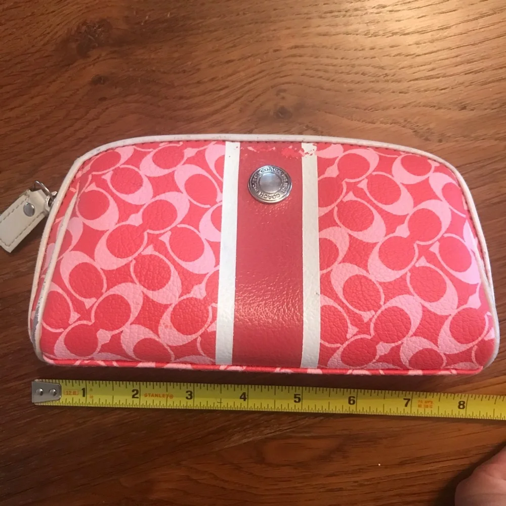 Coach classic makeup